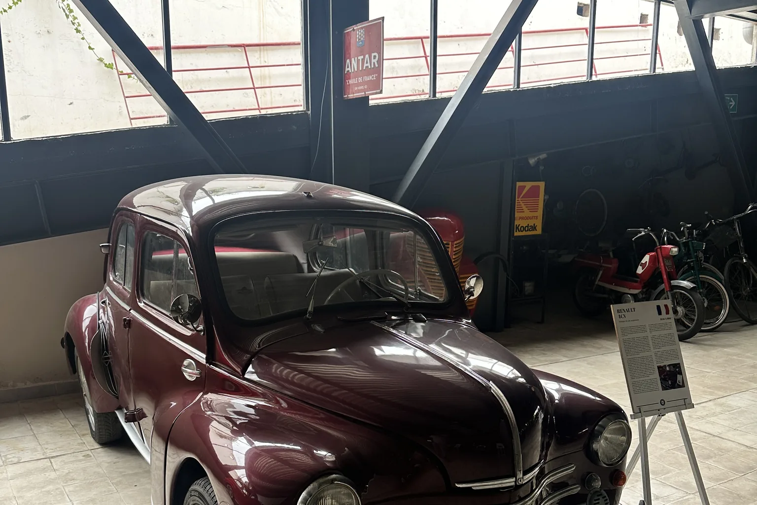 Renault 4CV