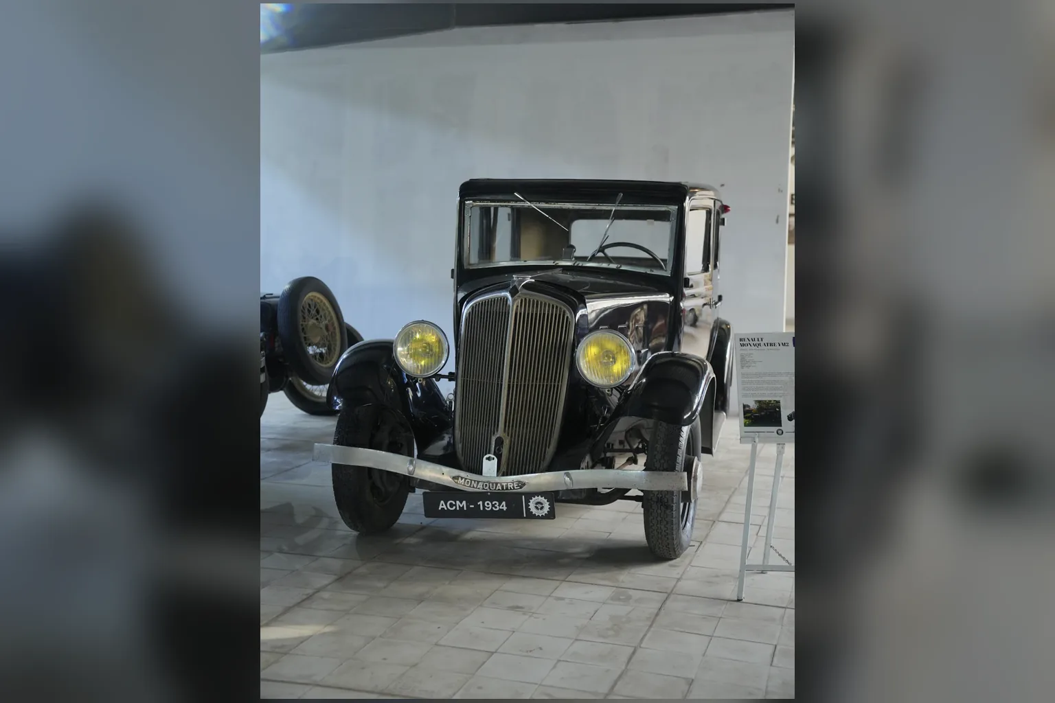 Renault Monaquatre YM2